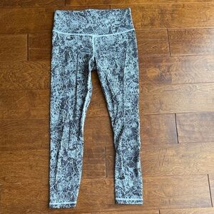 Athleta Dark Green and White Patterned 7/8 Leggings